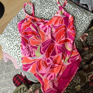 Old navy new swimsuit size 12.